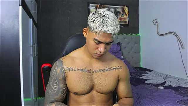 Snapshot of luigi_hot_ chatting on 02.03.26 luigi hot online show from 02.03.26