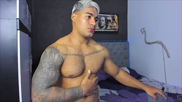 Snapshot of luigi_hot_ chatting on 02.04.26 luigi hot online show from 02.04.26