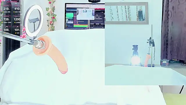 Genesis Love   online show from 03.14.25