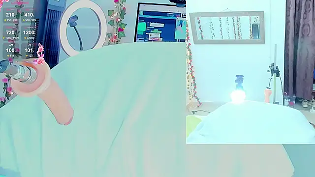 Genesis Love   online show from 03.19.25