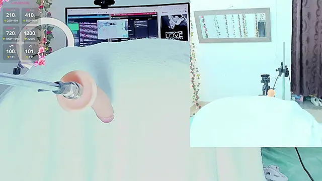 Genesis Love   online show from 03.21.25