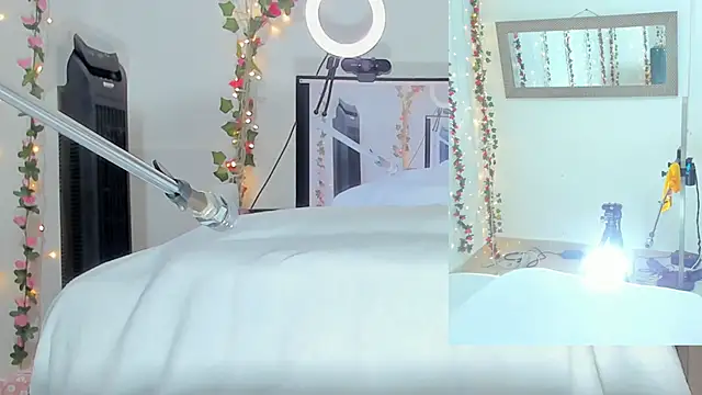 Genesis Love   online show from 09.24.25