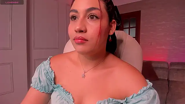 Snapshot of Cathy_wills chatting on 10.04.25 Cathy wills online show from 10.04.25