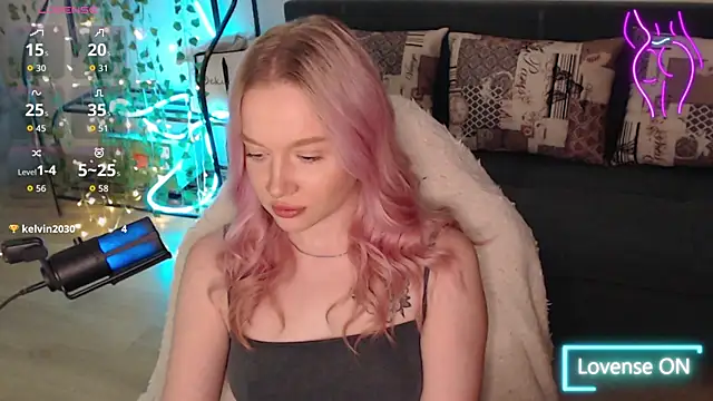 Snapshot of lissallor_ chatting on 10.03.25 lissallor online show from 10.03.25