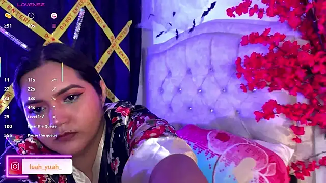 Snapshot of Leah_yuah_ chatting on 10.18.25 Leah yuah online show from 10.18.25