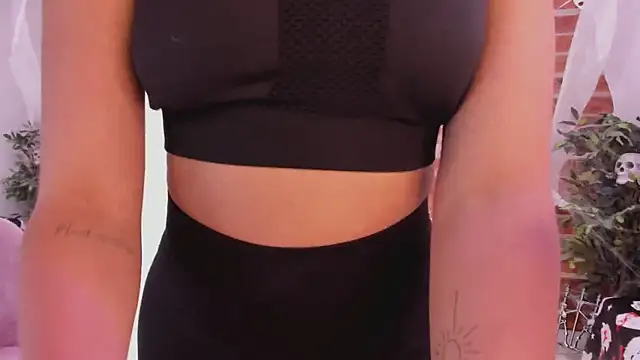 Laura Bonnet  online show from 10.24.25