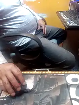 Snapshot of longsexji chatting on 03.10.25 longsexji online show from 03.10.25