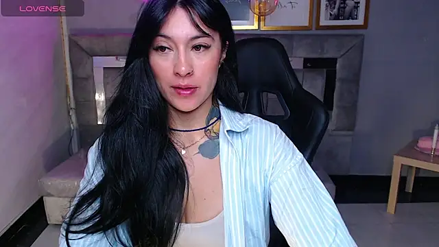 Isabella Collen v online show from 10.20.25