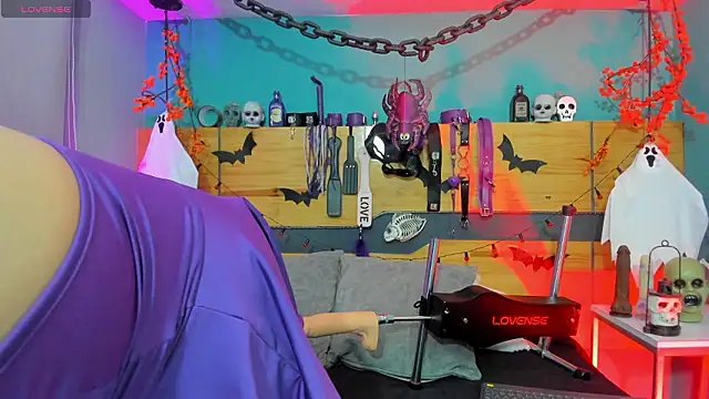 Snapshot of ChloeAllennn chatting on 10.24.25 ChloeAllennn online show from 10.24.25