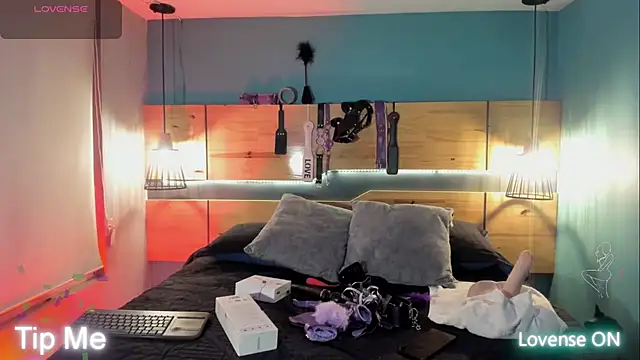 Snapshot of ChloeAllennn chatting on 11.06.25 ChloeAllennn online show from 11.06.25