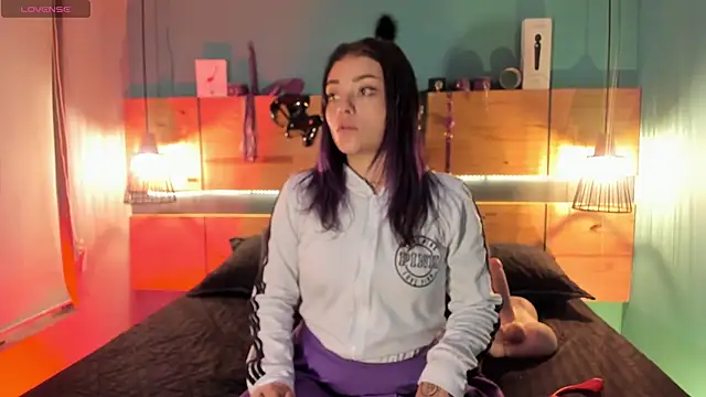 Snapshot of ChloeAllennn chatting on 11.10.25 ChloeAllennn online show from 11.10.25