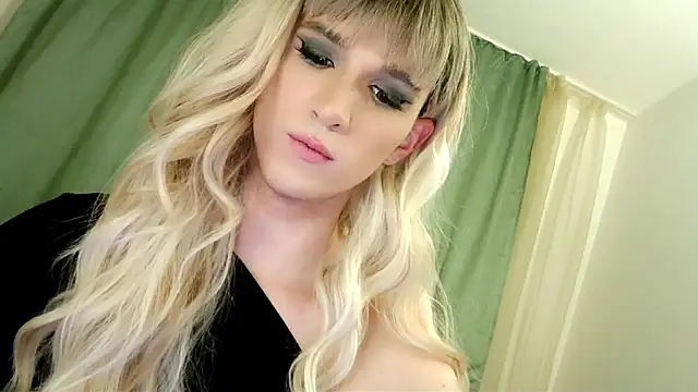 Snapshot of hellenspellman chatting on 03.06.25 hellenspellman online show from 03.06.25