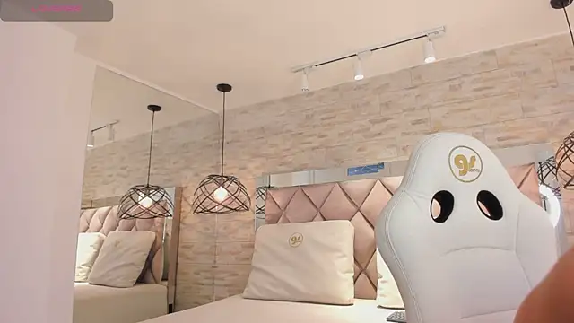 celene midnight online show from 03.10.25