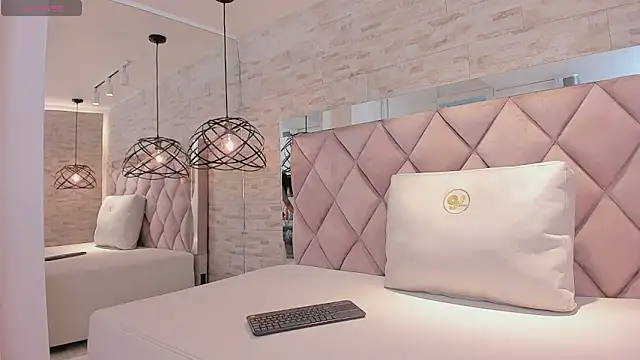 celene midnight online show from 03.14.25