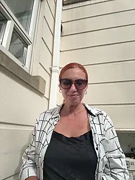 YNA ELLA online show from 09.26.25