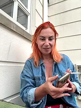 YNA ELLA online show from 10.17.25