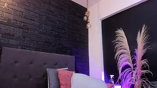 Maite Smith  online show from 10.13.25