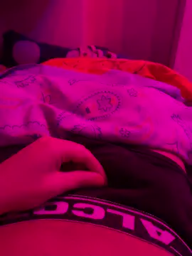 Snapshot of giuseppe18yo chatting on 02.27.25 giuseppe18yo online show from 02.27.25