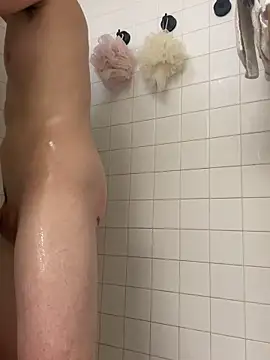 Snapshot of Polaroid_White chatting on 10.01.25 Polaroid White online show from 10.01.25