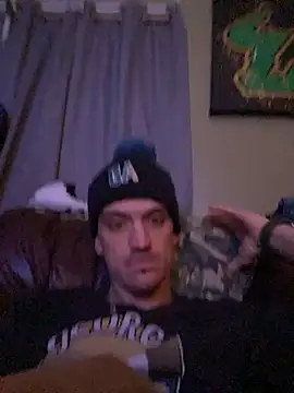 Snapshot of Polaroid_White chatting on 10.29.25 Polaroid White online show from 10.29.25