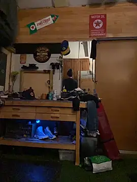 Snapshot of Polaroid_White chatting on 11.02.25 Polaroid White online show from 11.02.25