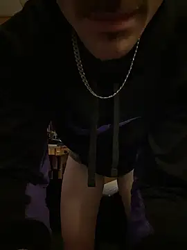 Snapshot of Polaroid_White chatting on 11.11.25 Polaroid White online show from 11.11.25