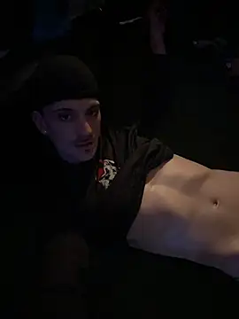 Snapshot of Polaroid_White chatting on 11.14.25 Polaroid White online show from 11.14.25