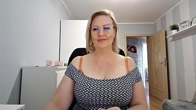 DianaLive online show from 03.28.26