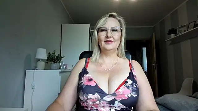 DianaLive online show from 08.04.26