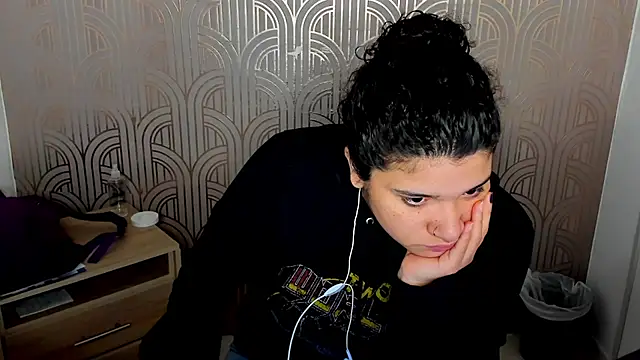 BloodyMaary  online show from 02.28.25