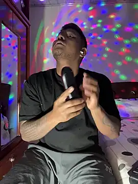 Snapshot of Saipuer31 chatting on 02.14.26 Saipuer31 online show from 02.14.26