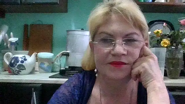 Snapshot of Heidi-Helga chatting on 11.06.25 Heidi-Helga online show from 11.06.25