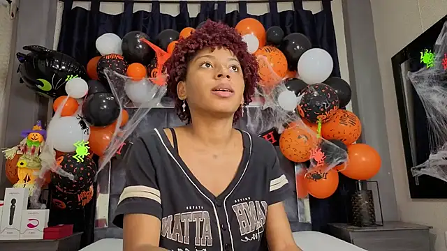 Effie cooper online show from 10.22.25