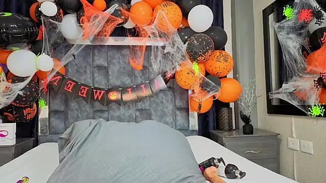 Effie cooper online show from 10.27.25