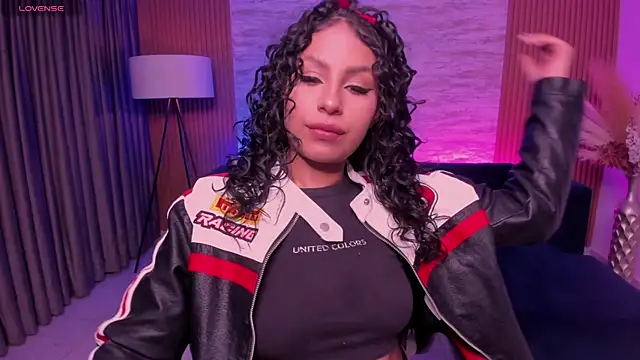 Snapshot of hannah_thomson_ chatting on 10.14.25 hannah thomson online show from 10.14.25