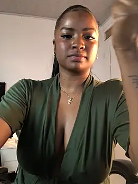 Snapshot of ValerieBlakee chatting on 05.18.26 ValerieBlakee online show from 05.18.26