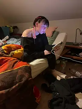 Snapshot of Tightassslut18 chatting on 02.27.25 Tightassslut18 online show from 02.27.25