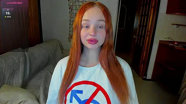 cutee selena online show from 02.22.25