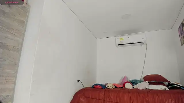 flor herrera01 online show from 10.02.25