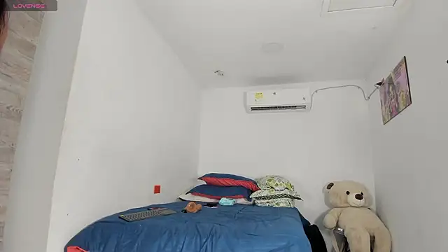 flor herrera01 online show from 02.14.26