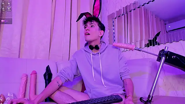 Snapshot of ValentinoMoreti chatting on 03.10.25 ValentinoMoreti online show from 03.10.25