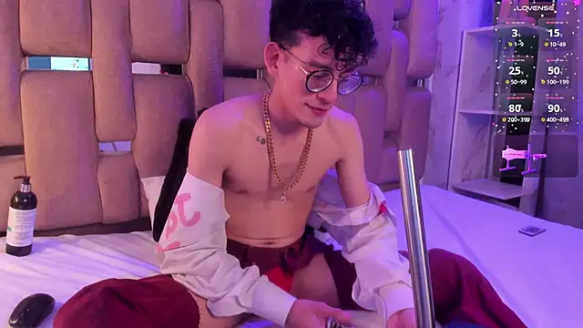 Snapshot of ValentinoMoreti chatting on 03.14.25 ValentinoMoreti online show from 03.14.25