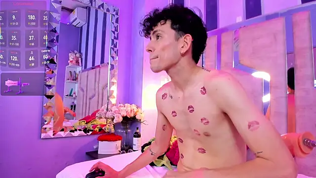 Snapshot of ValentinoMoreti chatting on 03.21.25 ValentinoMoreti online show from 03.21.25