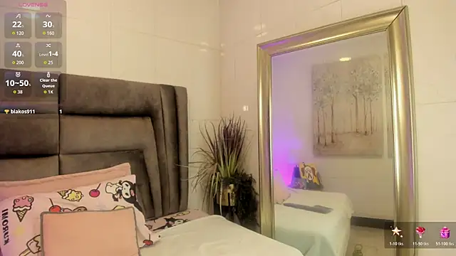 Layla Clarke online show from 10.21.25