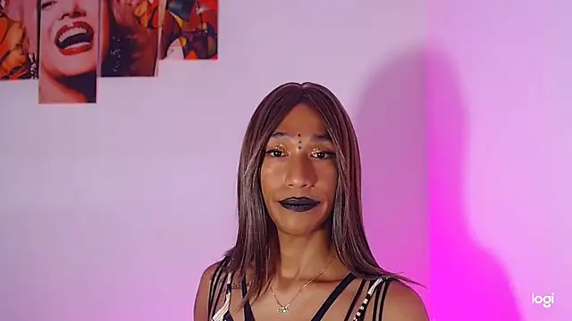 Snapshot of red_veltet chatting on 10.04.25 red veltet online show from 10.04.25