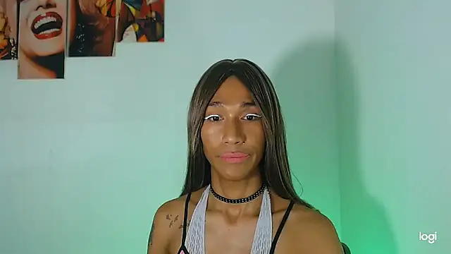 Snapshot of red_veltet chatting on 10.08.25 red veltet online show from 10.08.25