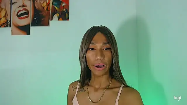 Snapshot of red_veltet chatting on 10.14.25 red veltet online show from 10.14.25