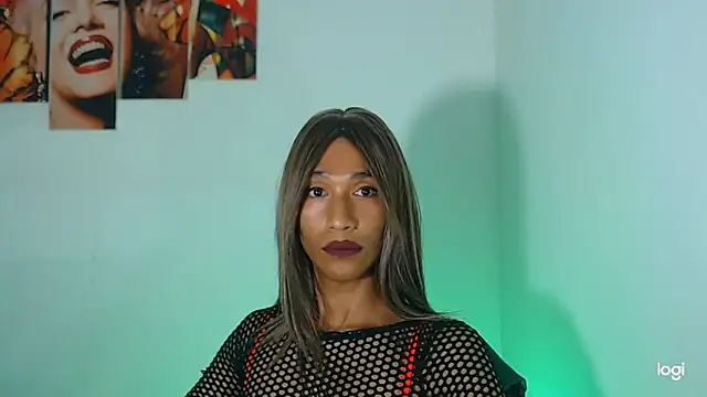 Snapshot of red_veltet chatting on 10.25.25 red veltet online show from 10.25.25