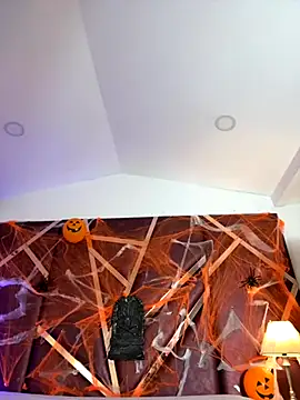 Snapshot of DanielaMedinaa chatting on 10.29.25 DanielaMedinaa online show from 10.29.25