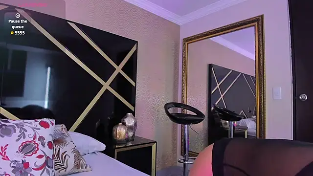 AnnieGibbyns online show from 04.22.26